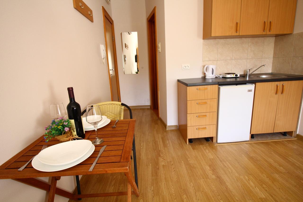 Apartments Astoria Hn Herceg Novi Exterior foto