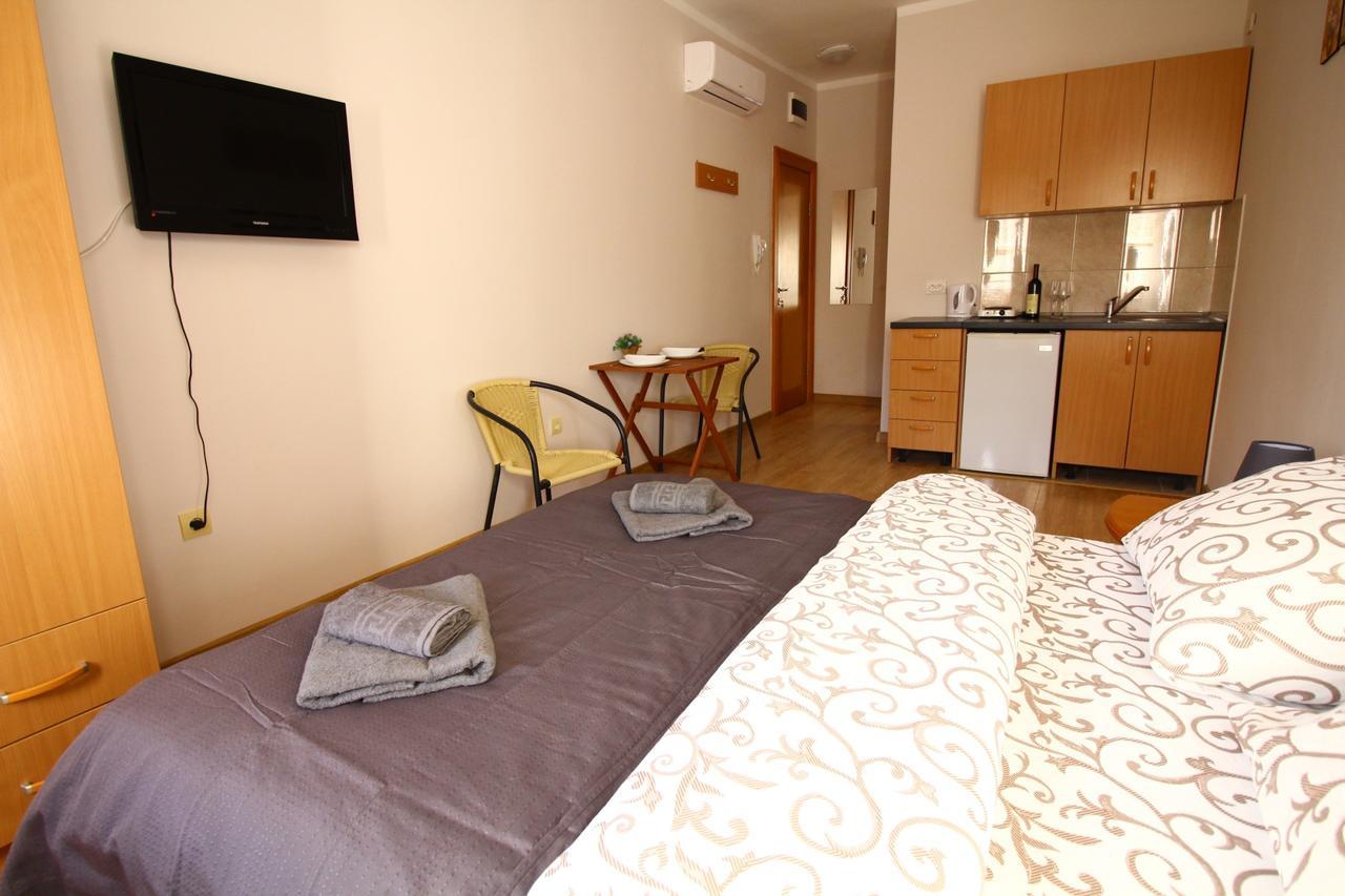 Apartments Astoria Hn Herceg Novi Exterior foto