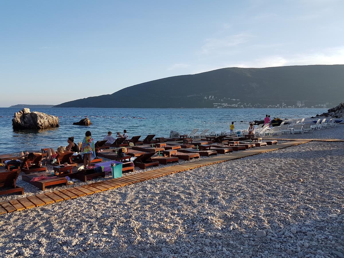 Apartments Astoria Hn Herceg Novi Exterior foto