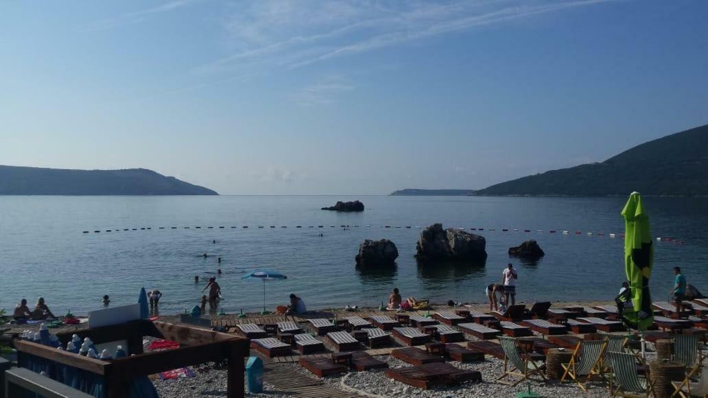 Apartments Astoria Hn Herceg Novi Exterior foto